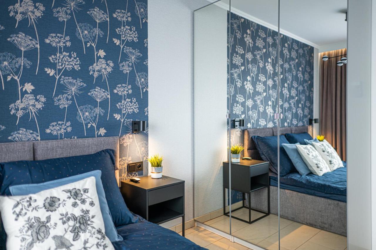 Apartament 55M2 - Darmowy Garaz - Klimatyzacja - Centrum - 24Na7 * Wroclaw