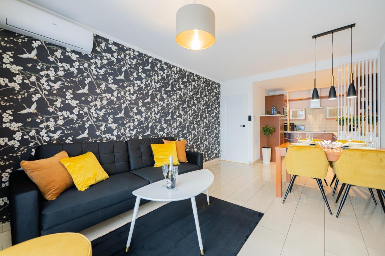 Apartment Apartament 55M2 - Darmowy Garaz - Klimatyzacja - Centrum - 24Na7 Wroclaw